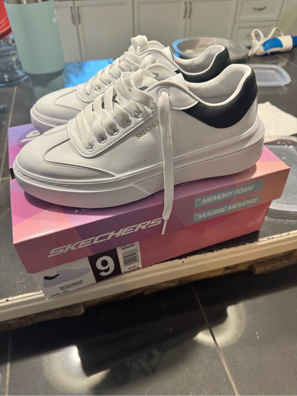 Skechers Cordova Classic - Best Behavior White & Black Sneakers US 9 NWT
